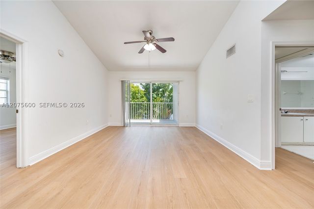 11145 SW 6th St 302, Pembroke Pines, FL 33025