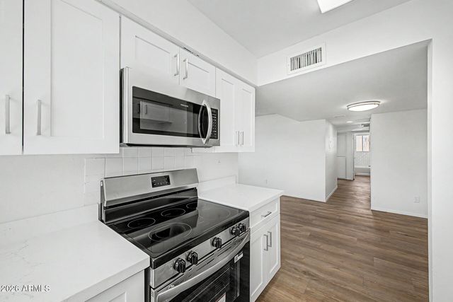 4749 E MORELAND Street, Phoenix, AZ 85008