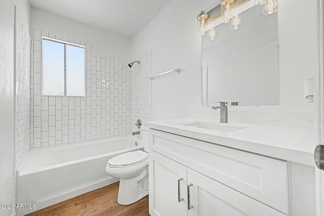 4749 E MORELAND Street, Phoenix, AZ 85008