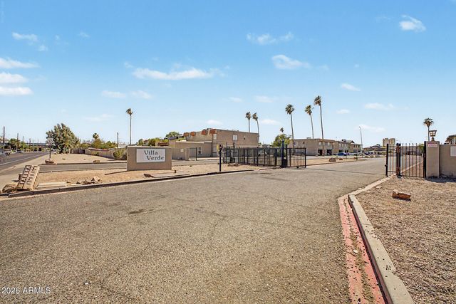 4749 E MORELAND Street, Phoenix, AZ 85008