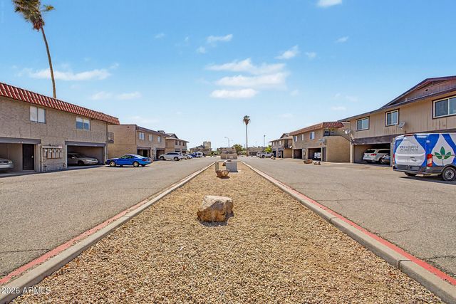 4749 E MORELAND Street, Phoenix, AZ 85008