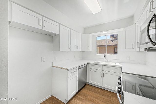4749 E MORELAND Street, Phoenix, AZ 85008