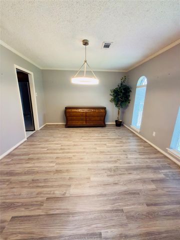 4804 Country Club View, Baytown, TX 77521