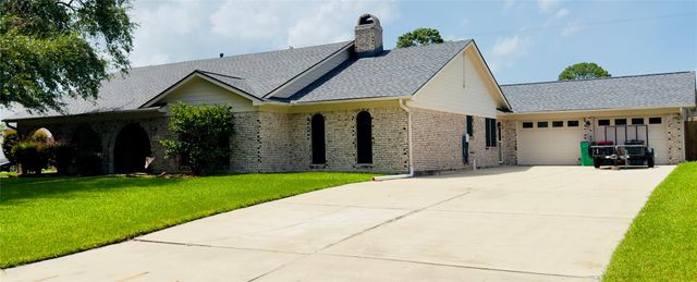 4804 Country Club View, Baytown, TX 77521