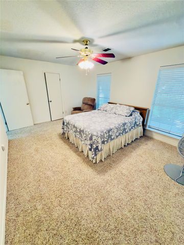 4804 Country Club View, Baytown, TX 77521