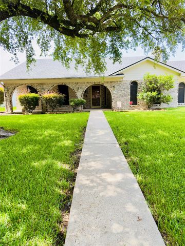 4804 Country Club View, Baytown, TX 77521