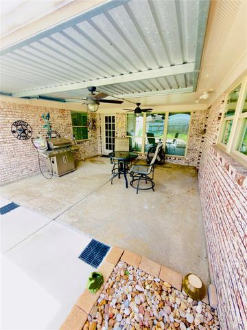 4804 Country Club View, Baytown, TX 77521