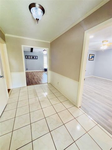 4804 Country Club View, Baytown, TX 77521