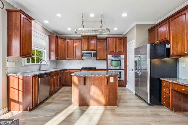 917 Wallace Falls Drive, Braselton, GA 30517