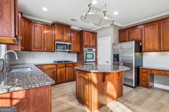 917 Wallace Falls Drive, Braselton, GA 30517