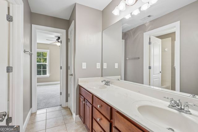 917 Wallace Falls Drive, Braselton, GA 30517