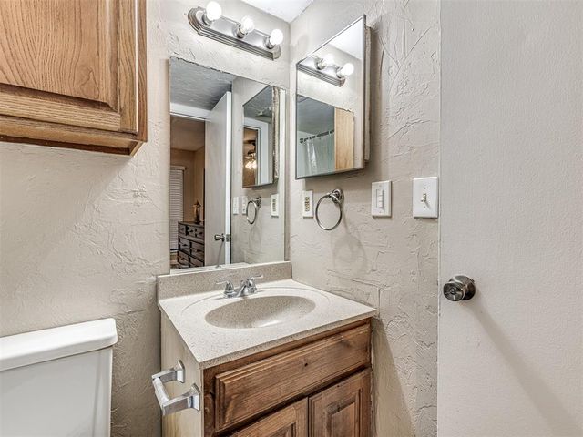 11510 N May Avenue B107, Oklahoma City, OK 73120