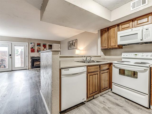 11510 N May Avenue B107, Oklahoma City, OK 73120