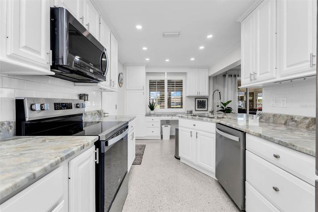 24240 HENRY MORGAN BLVD, Punta Gorda, FL 33955