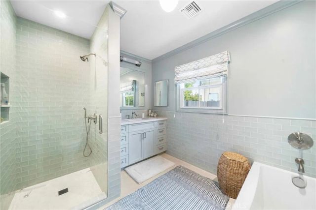 16544 Greenleaf Street, Encino, CA 91436