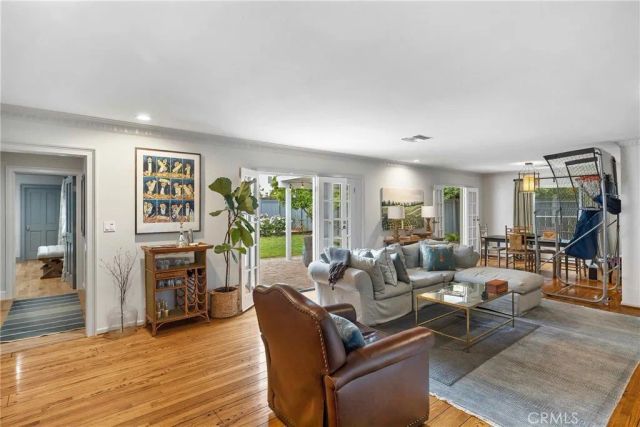 16544 Greenleaf Street, Encino, CA 91436