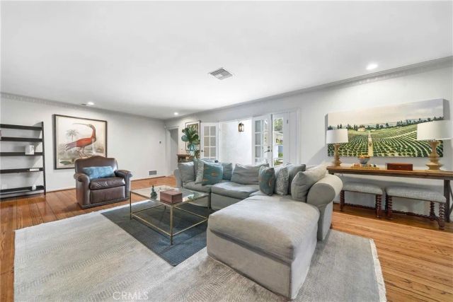 16544 Greenleaf Street, Encino, CA 91436