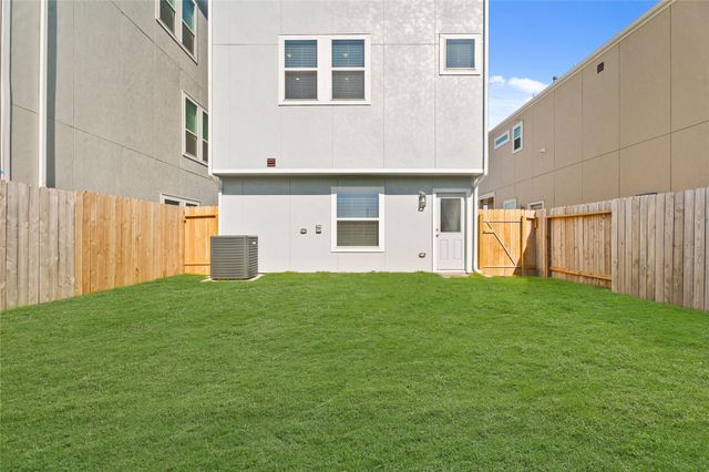 3206 La Rambla Drive, Houston, TX 77047