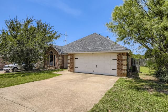 7330 Mistletoe Trail, Granbury, TX 76048