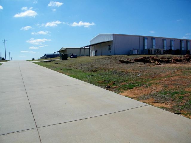 11571 Maui Lane, Edmond, OK 73034