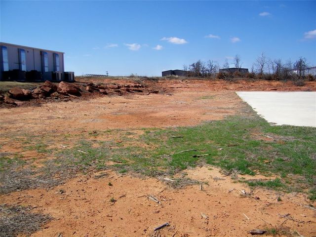 11571 Maui Lane, Edmond, OK 73034