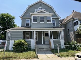 33 Hawthorne St, Springfield, MA 01105
