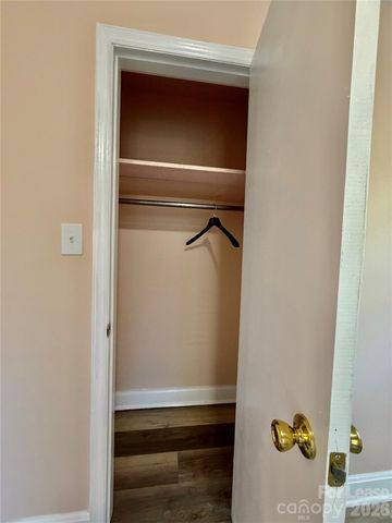 3132 Dawnshire Avenue, Charlotte, NC 28216