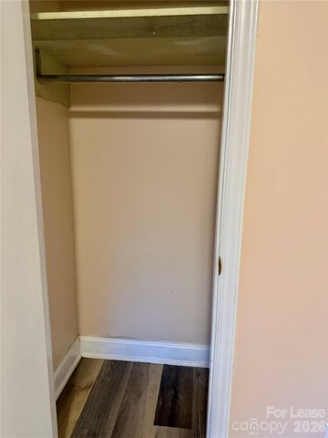 3132 Dawnshire Avenue, Charlotte, NC 28216