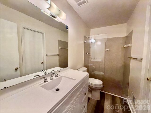 3132 Dawnshire Avenue, Charlotte, NC 28216