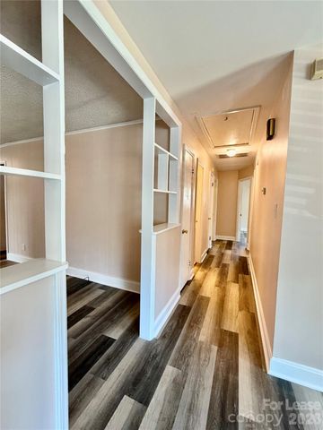 3132 Dawnshire Avenue, Charlotte, NC 28216