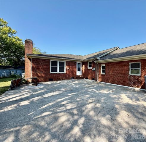 3132 Dawnshire Avenue, Charlotte, NC 28216