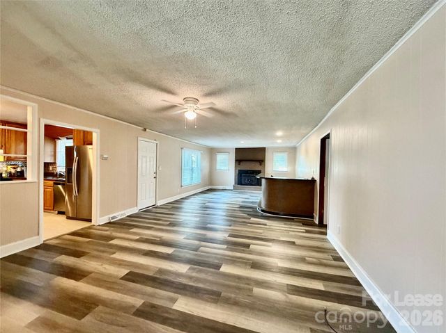 3132 Dawnshire Avenue, Charlotte, NC 28216