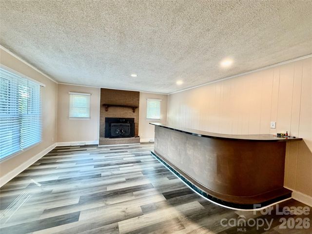 3132 Dawnshire Avenue, Charlotte, NC 28216