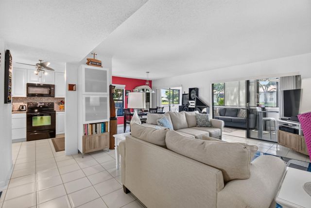 10640 Tropic Palm Avenue 101, Boynton Beach, FL 33437