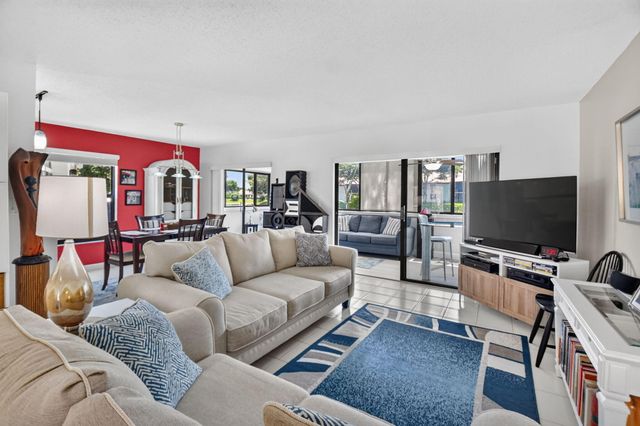 10640 Tropic Palm Avenue 101, Boynton Beach, FL 33437