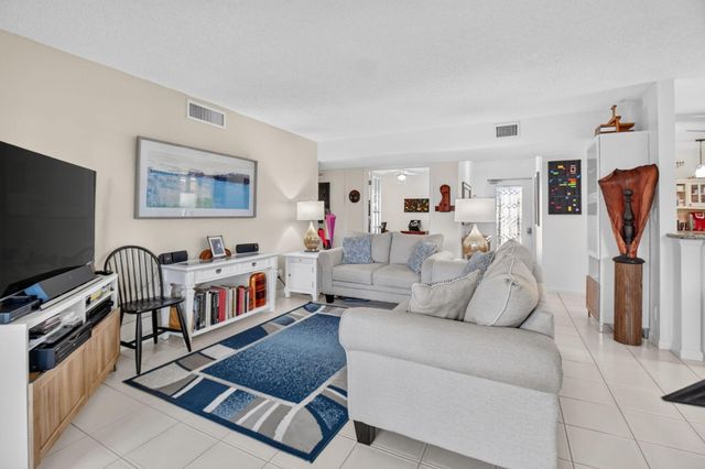 10640 Tropic Palm Avenue 101, Boynton Beach, FL 33437