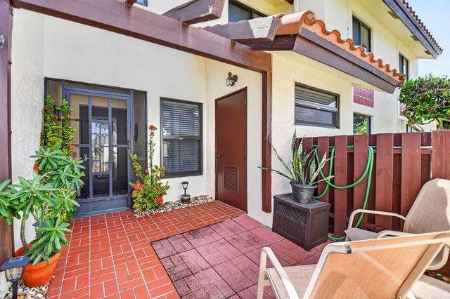 10640 Tropic Palm Avenue 101, Boynton Beach, FL 33437