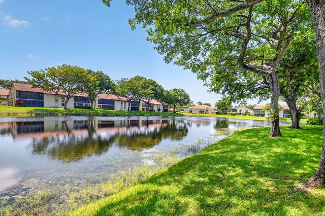 10640 Tropic Palm Avenue 101, Boynton Beach, FL 33437