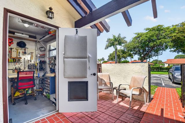 10640 Tropic Palm Avenue 101, Boynton Beach, FL 33437