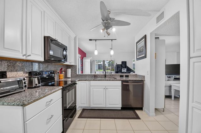 10640 Tropic Palm Avenue 101, Boynton Beach, FL 33437