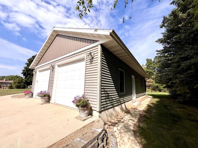 E11220 Birnam Woods Road, Baraboo, WI 53913