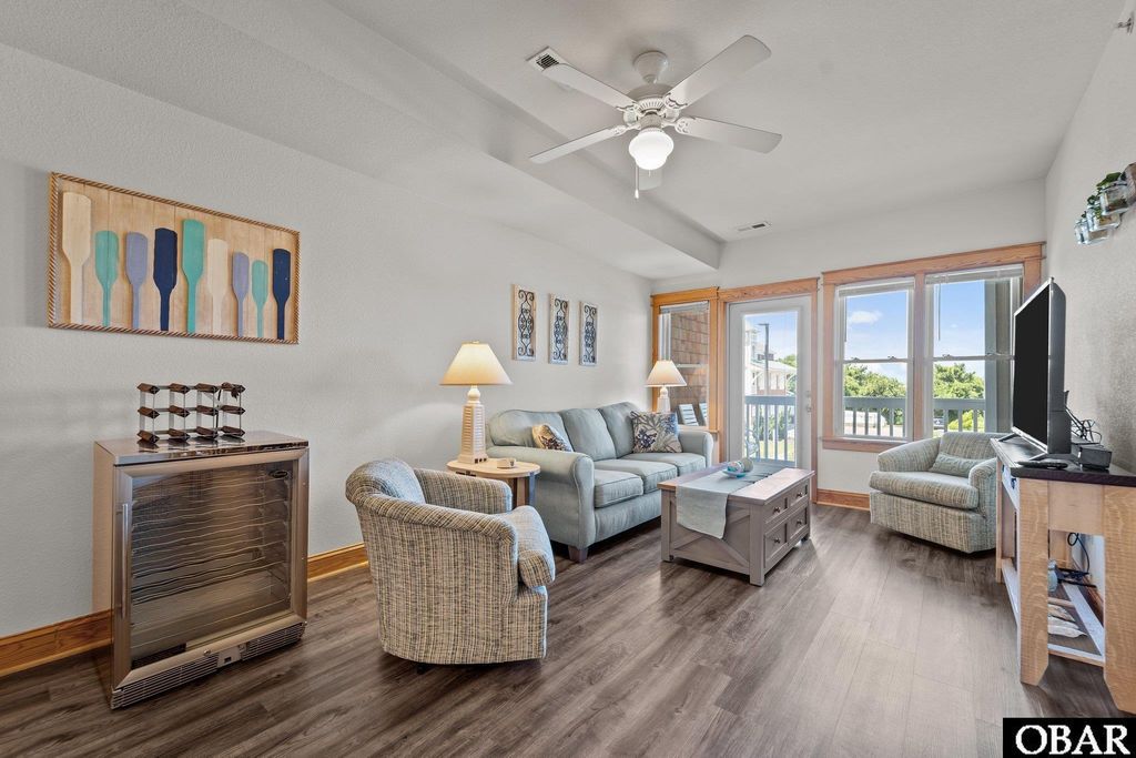 Image 9 of property listing at 107 W Gray Eagle St Unit 103A, Nags Head, NC 27959
