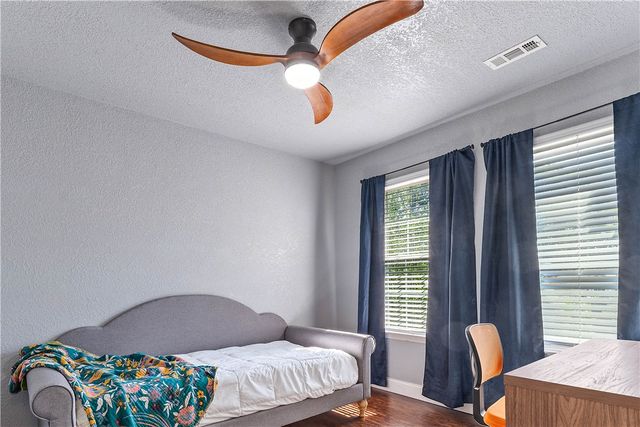 2901 Northaven Drive, Bentonville, AR 72712