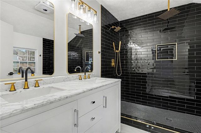 8472 Helmer Court, Riverdale, GA 30296