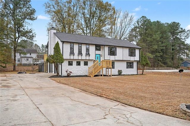 8472 Helmer Court, Riverdale, GA 30296