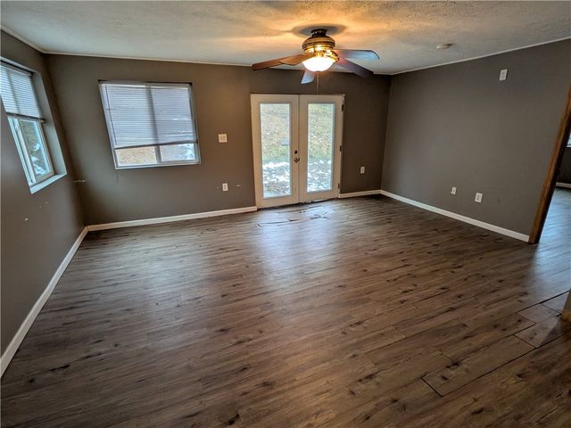 221 Caruso Dr, Monroeville, PA 15146