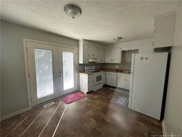 6413 Winter Park Drive, Fayetteville, NC 28304