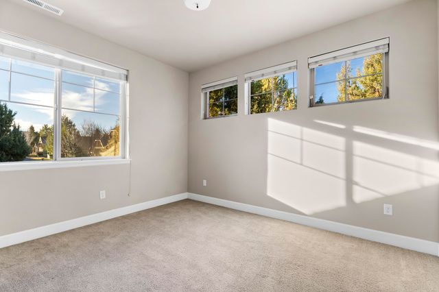 11090 Desert Sky Loop, Redmond, OR 97756