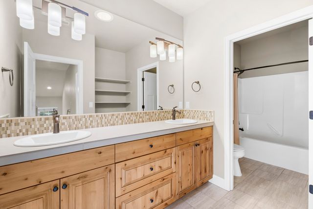 11090 Desert Sky Loop, Redmond, OR 97756