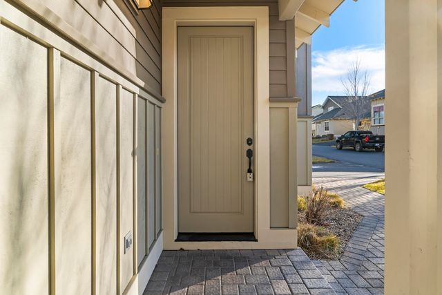 11090 Desert Sky Loop, Redmond, OR 97756